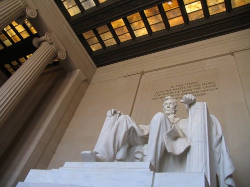 Statue of Lincoln and Ceiling