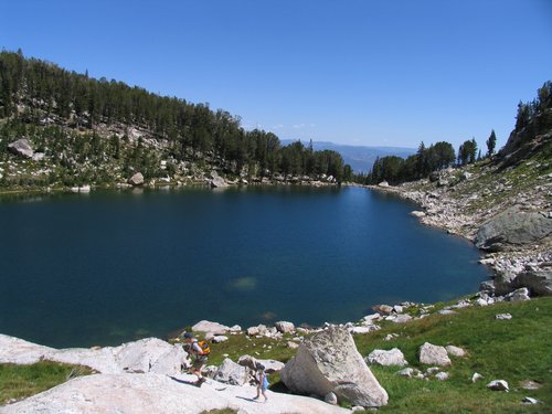 Walking around Amphitheater Lake