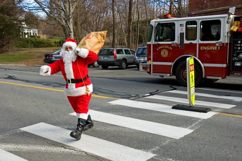 Santa Claus Arrives !