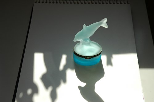 Translucent with shadows (green)