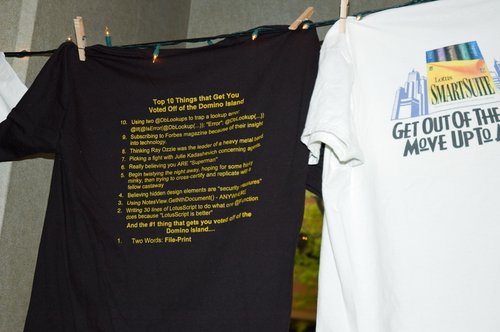 "Domino Island" T-Shirt